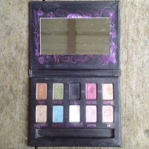 Urban Decay Shadow Palette